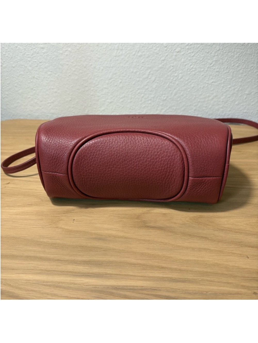 Behno Red Rosewood Pebble Leather Elizabeth Crossbody Camera Bag - Picture 2 of 12